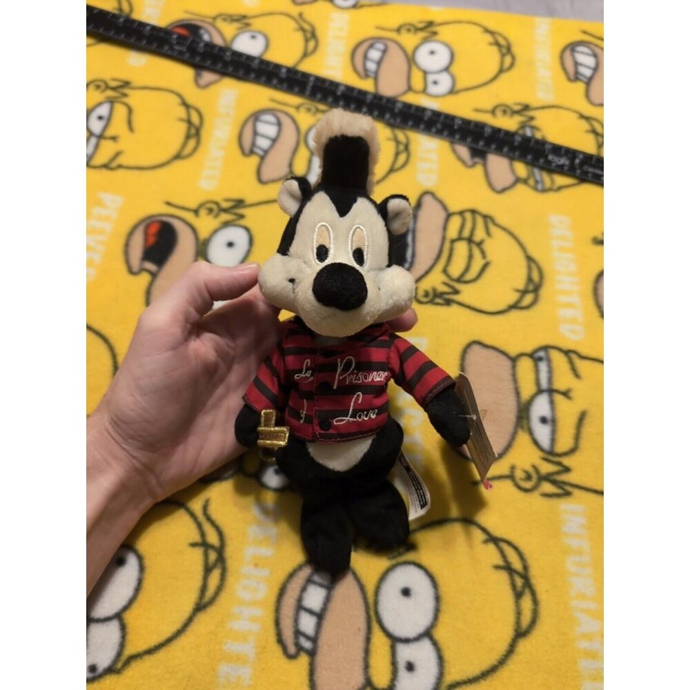 Vintage Pepe Le Pew "Le Prisoner of Love" 9inch Beanie 1998 Warner Bros. Studio